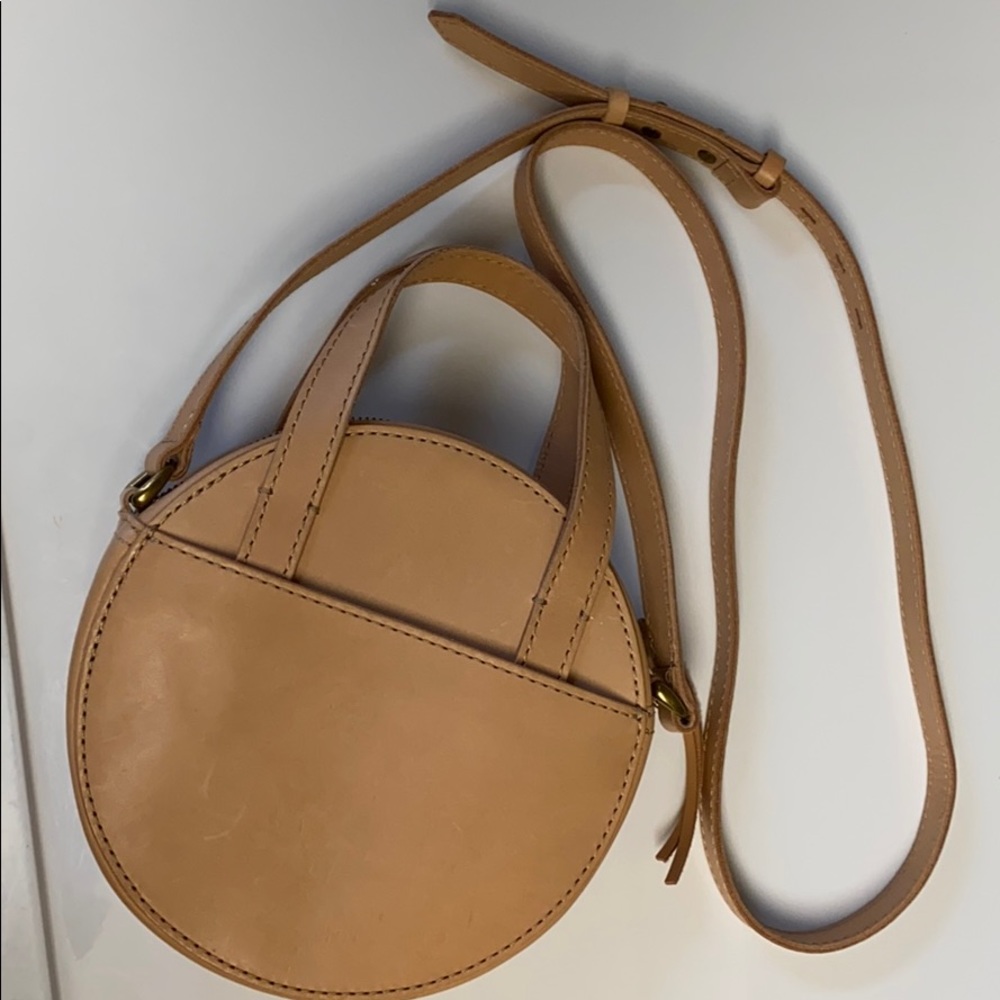 Madewell circle crossbody bag in leather
